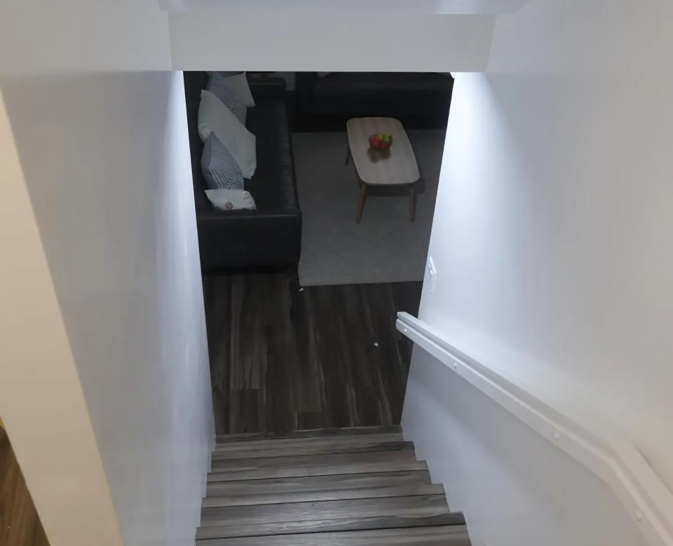 Cozy 2 Bedroom Basement Suite Winnipeg 0*,
